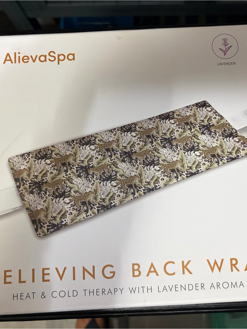 AlievaSpa Relieving Back Heat & Cold Therapy - White with Green Accents